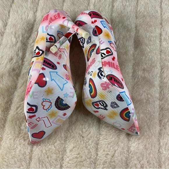 𝅺ALDO Smile Emoji Heels - Picture 6 of 8